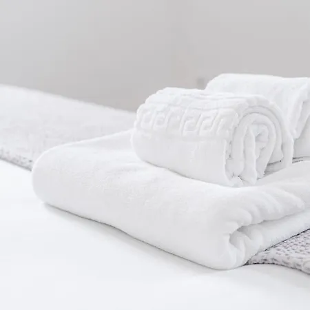Πανσιόν Guestready - Casas De Fralaes 4*